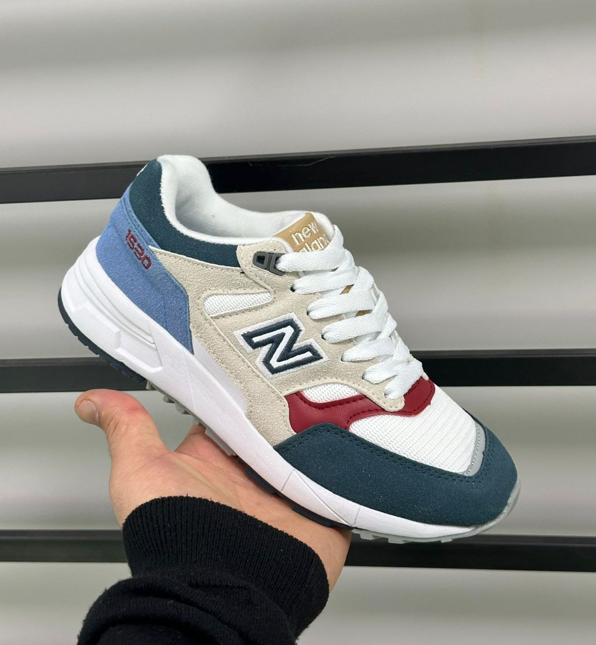 фото весенние женские кроссовки оптом