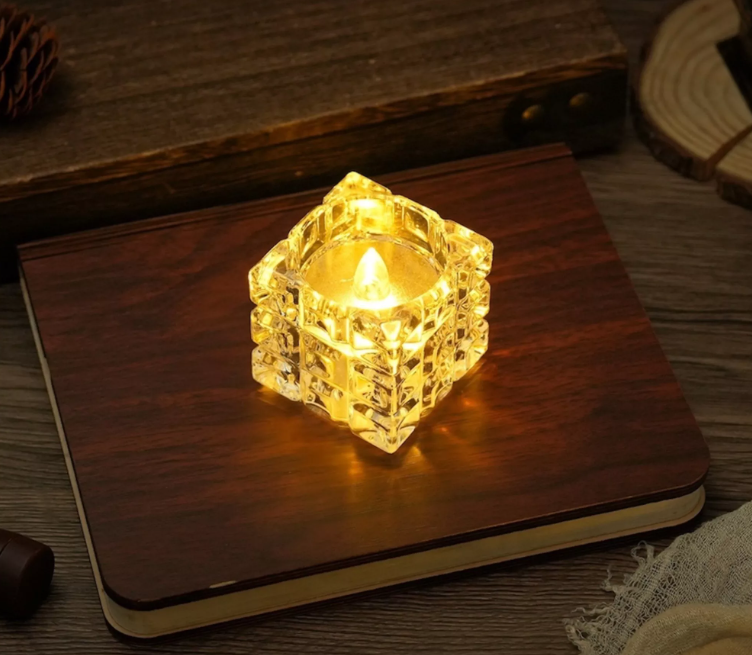 картинка Светильник свеча в кубе  размер 5 см от магазина Одежда+