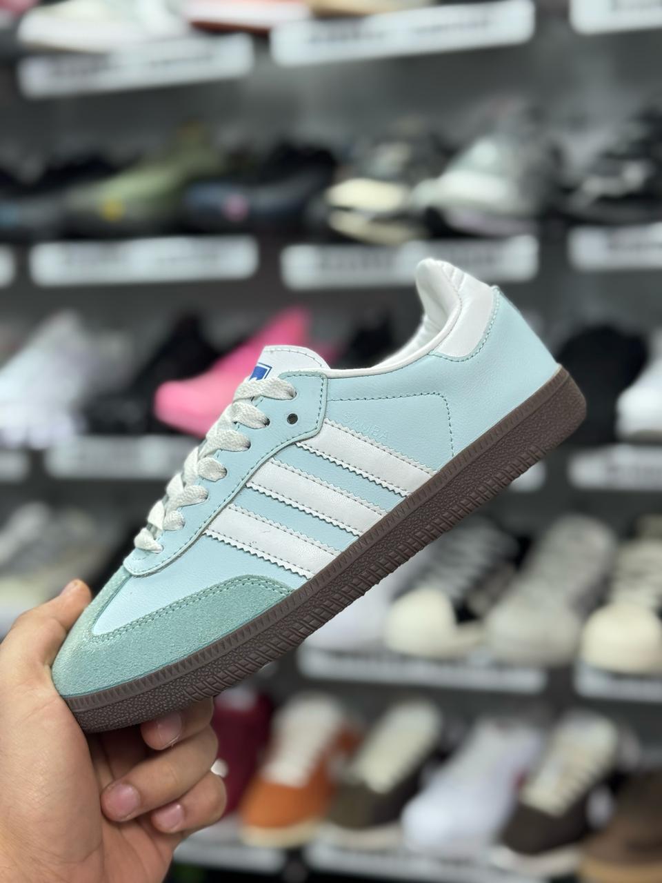 фото весенние женские кроссовки оптом