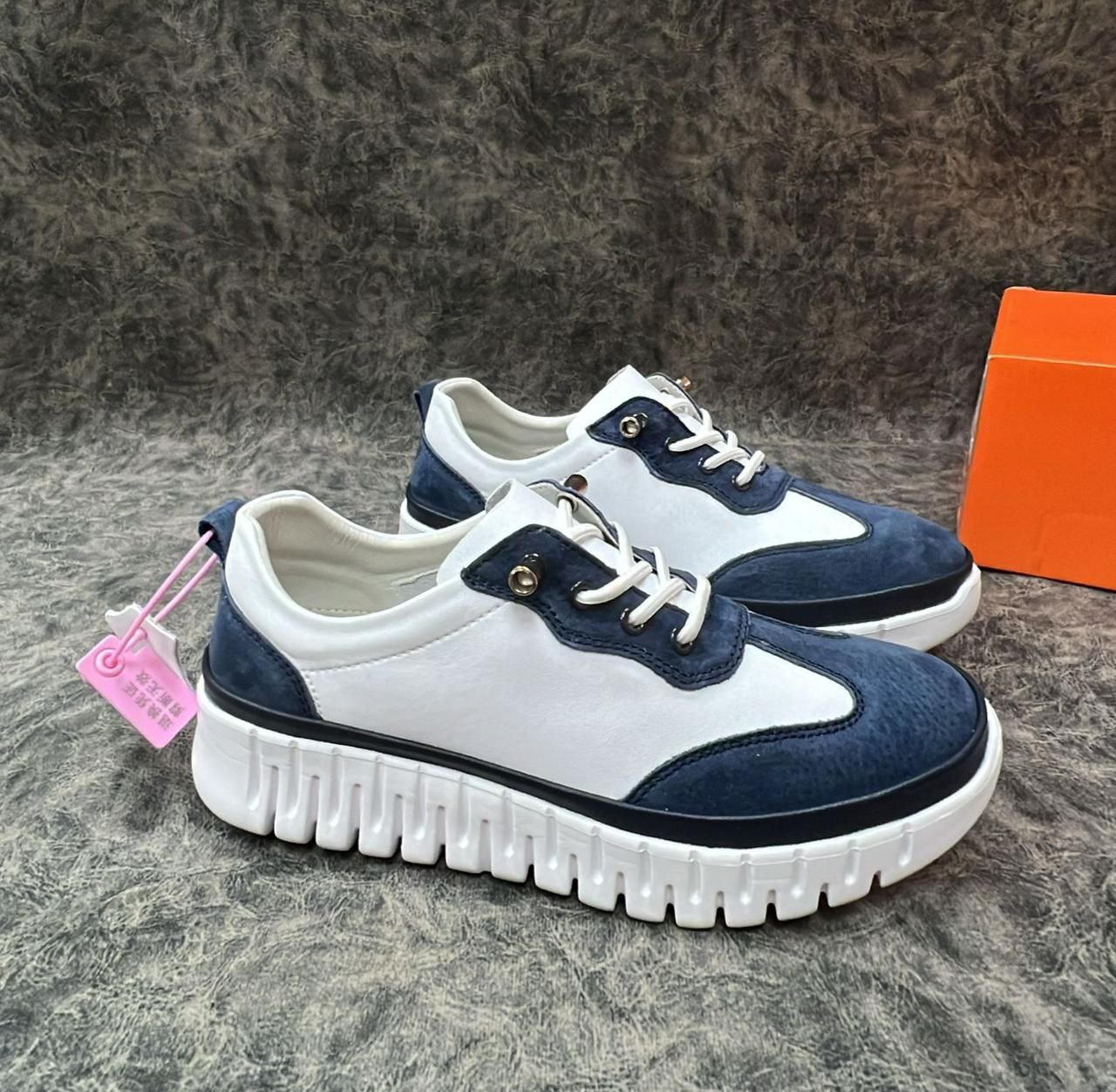 фото весенние женские кроссовки оптом