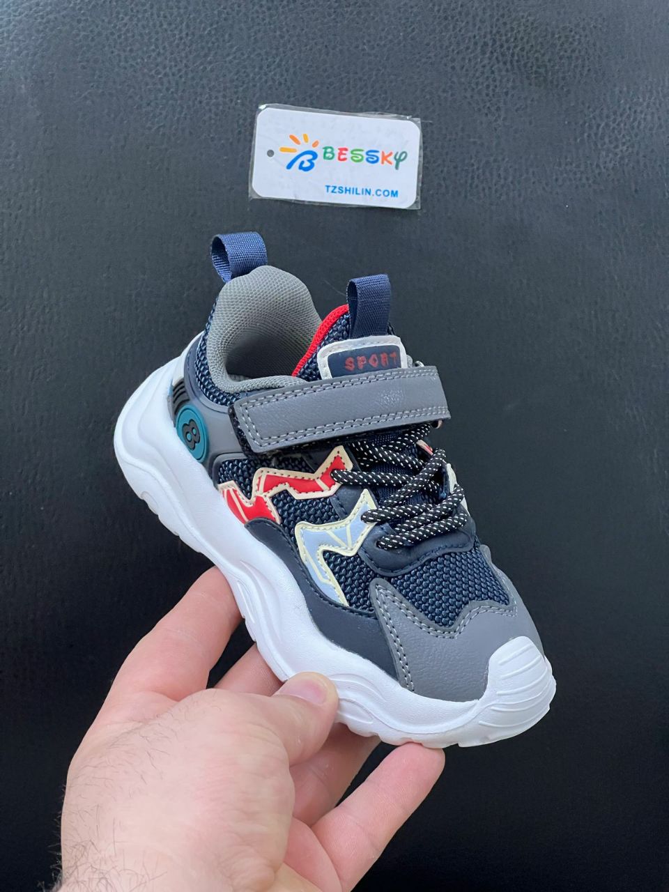 фото весенние кроссовки для мальчиков оптом