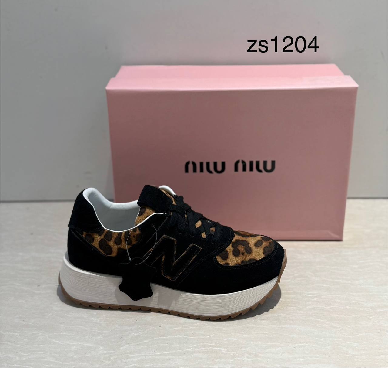 фото весенние женские кроссовки оптом