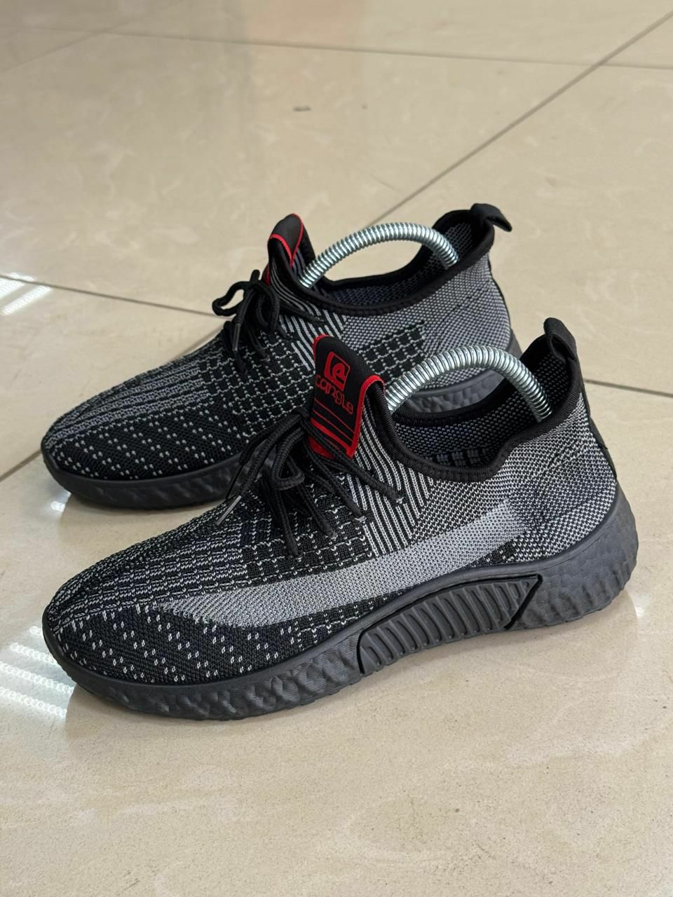 фото весенние женские кроссовки оптом