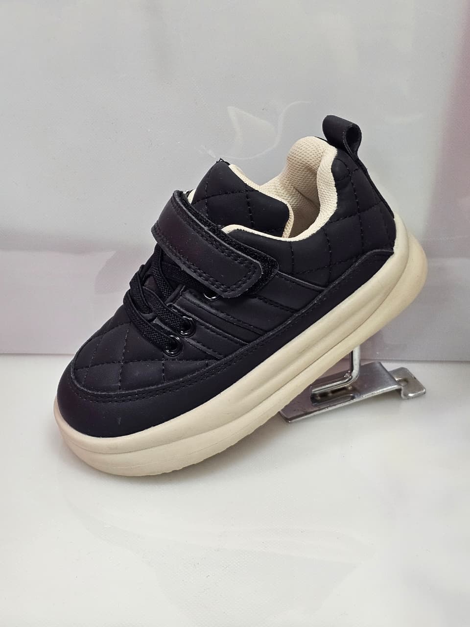 фото осенние кроссовки для девочек оптом