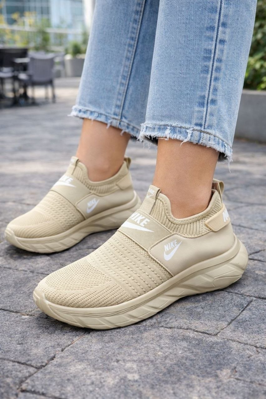 фото весенние женские кроссовки оптом