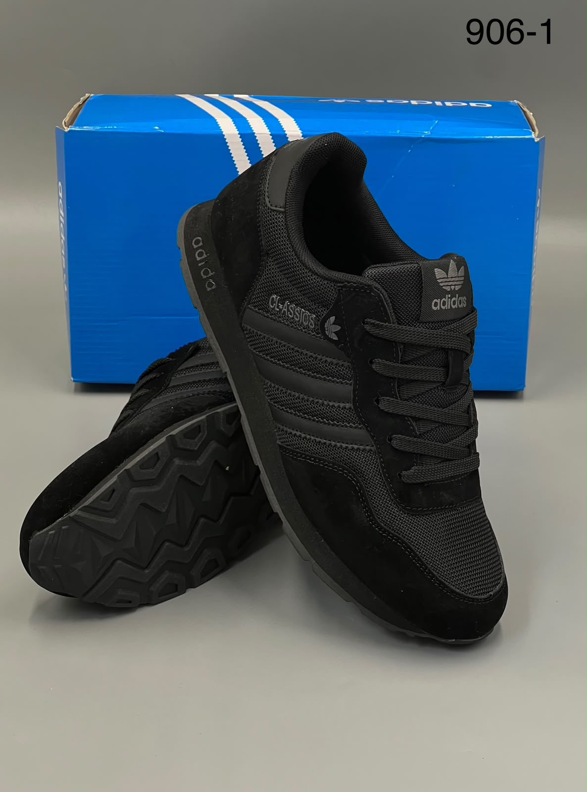 картинка Мужские черные кроссовки Adidas 923641 от магазина Одежда+