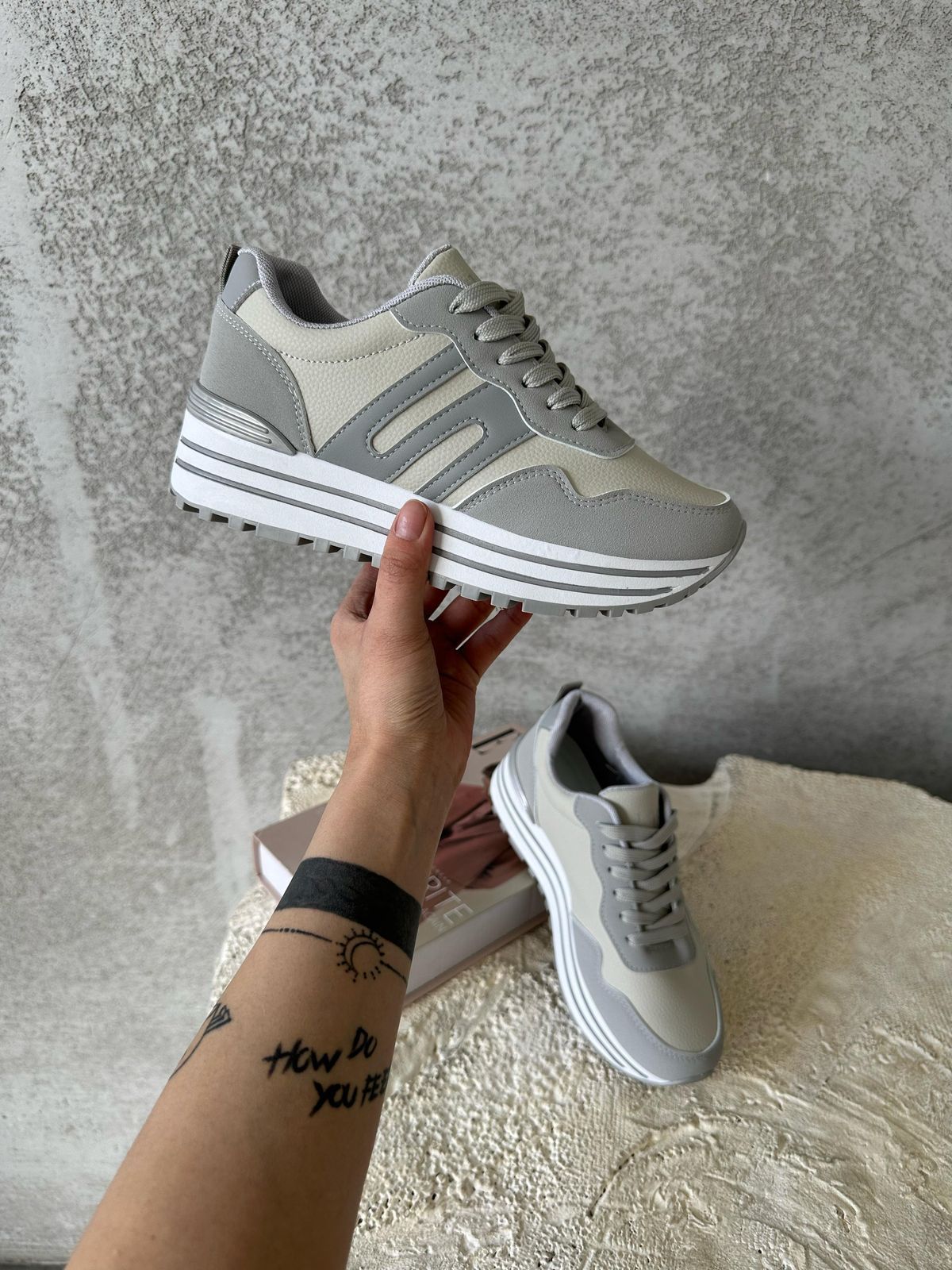 фото весенние женские кроссовки оптом