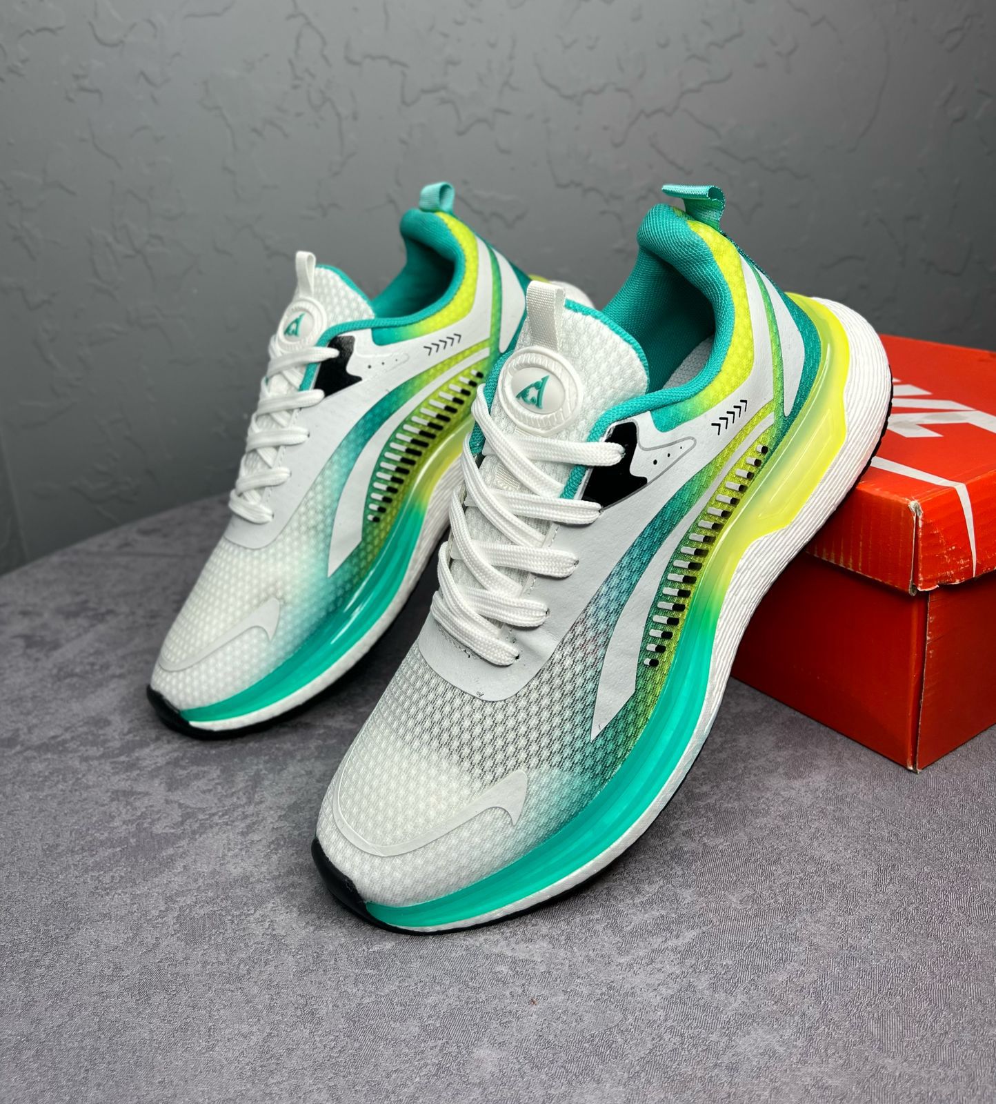 фото весенние мужские кроссовки оптом с доставкой