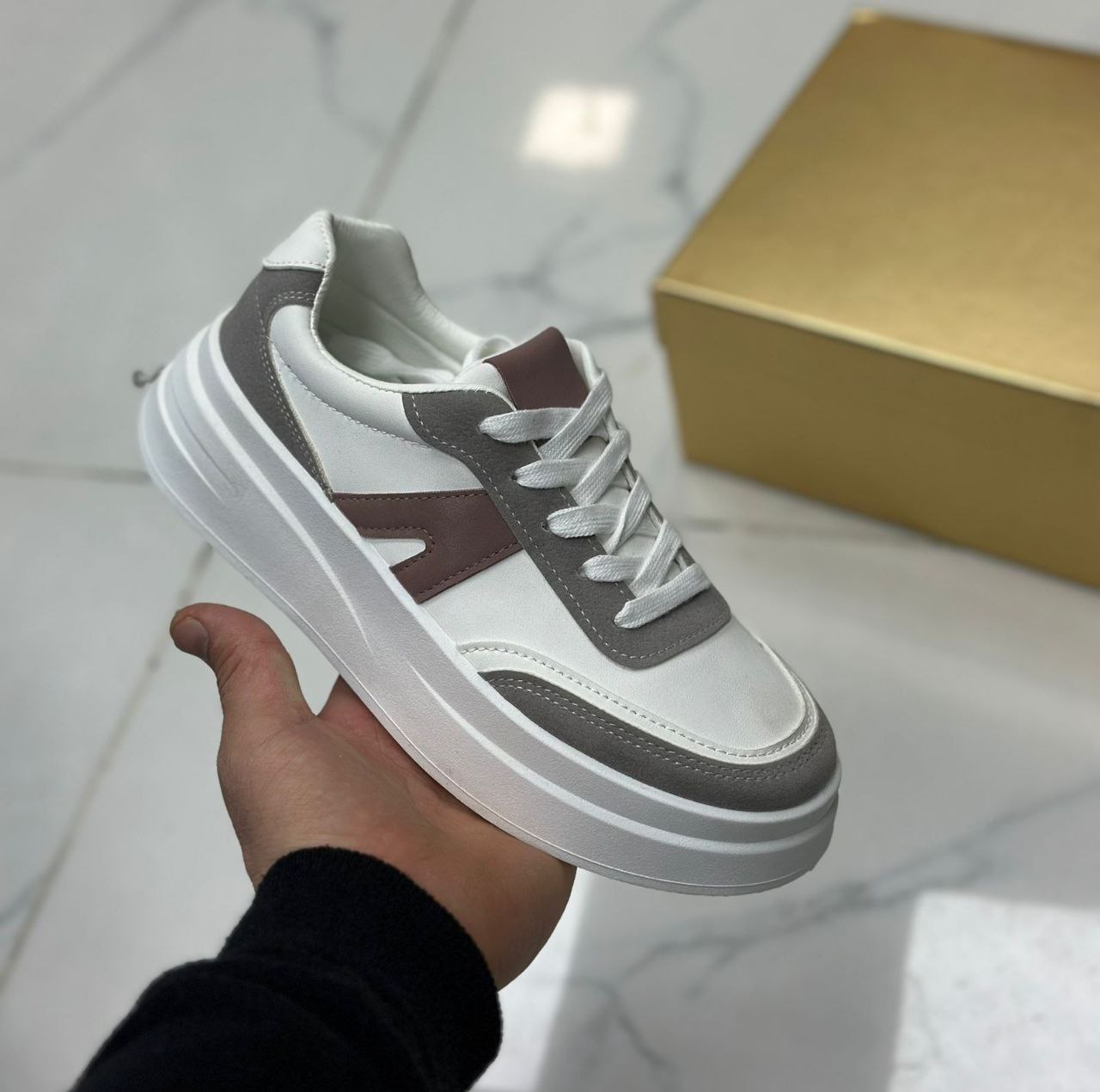 фото весенние женские кроссовки оптом