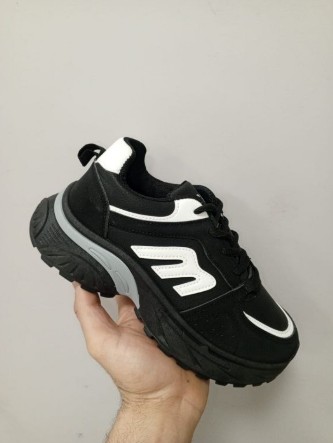 фото весенние женские кроссовки оптом