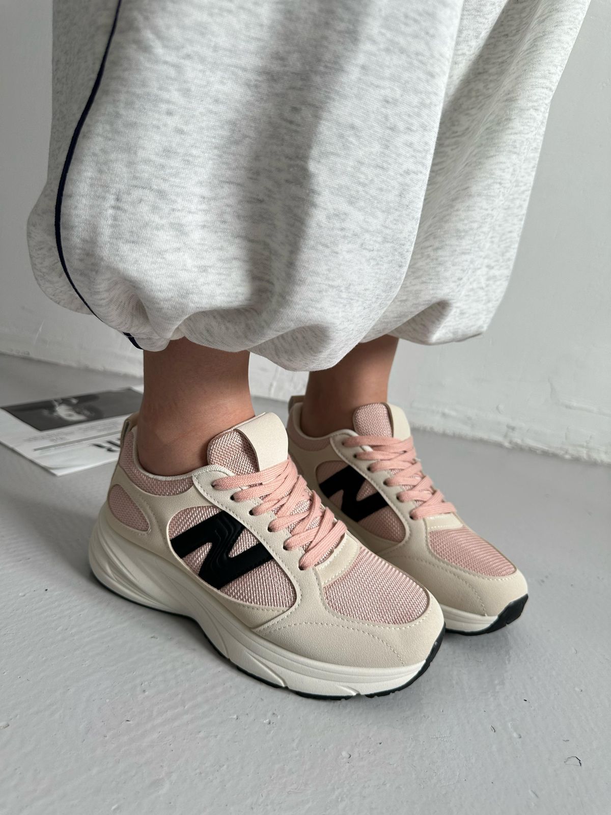 фото весенние женские кроссовки оптом