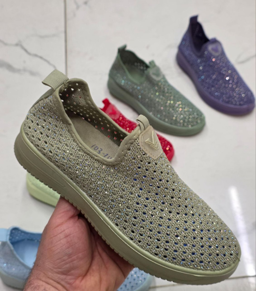 фото весенние женские кроссовки оптом