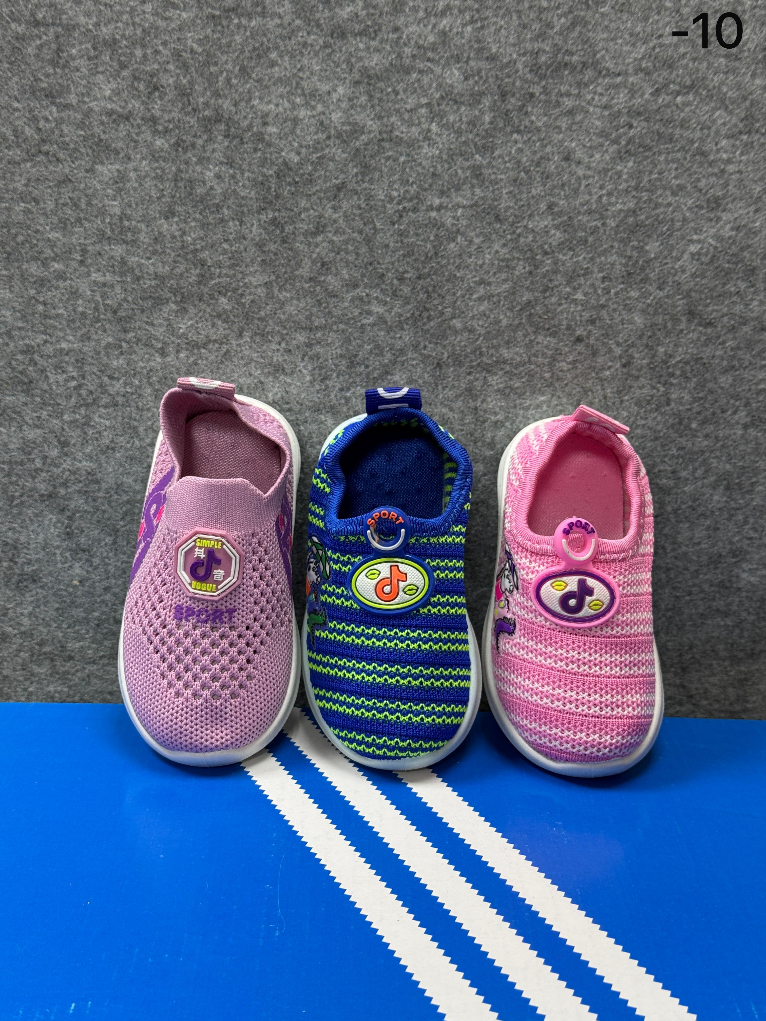 фото весенние кроссовки для девочек оптом