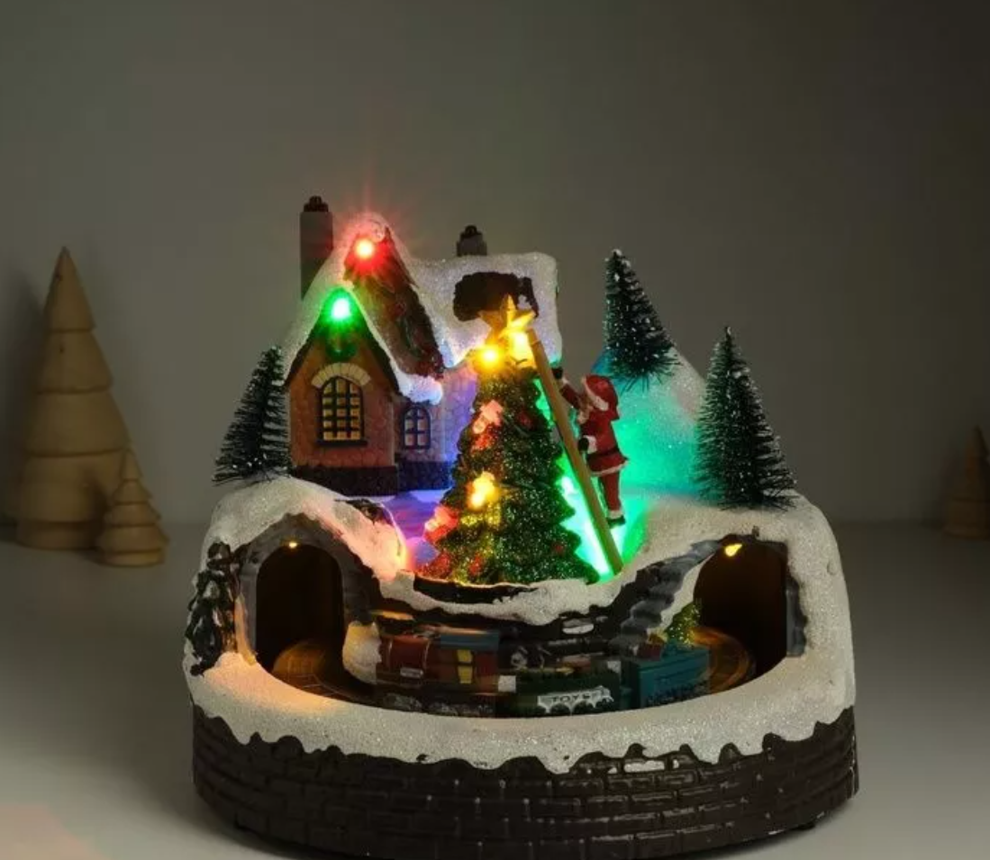 картинка Новогодняя статуя от магазина Одежда+