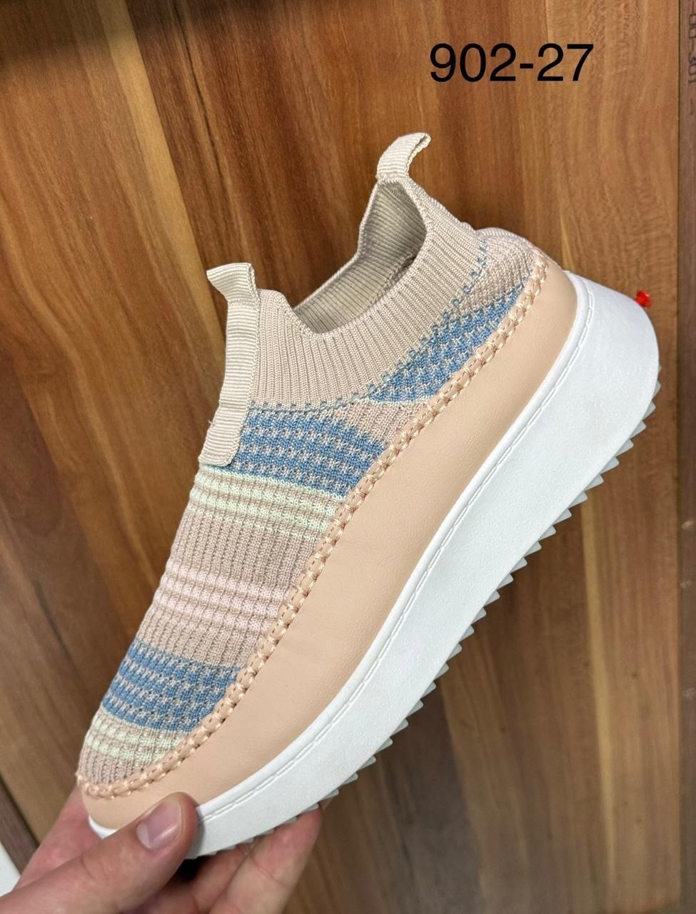 фото весенние женские кроссовки оптом