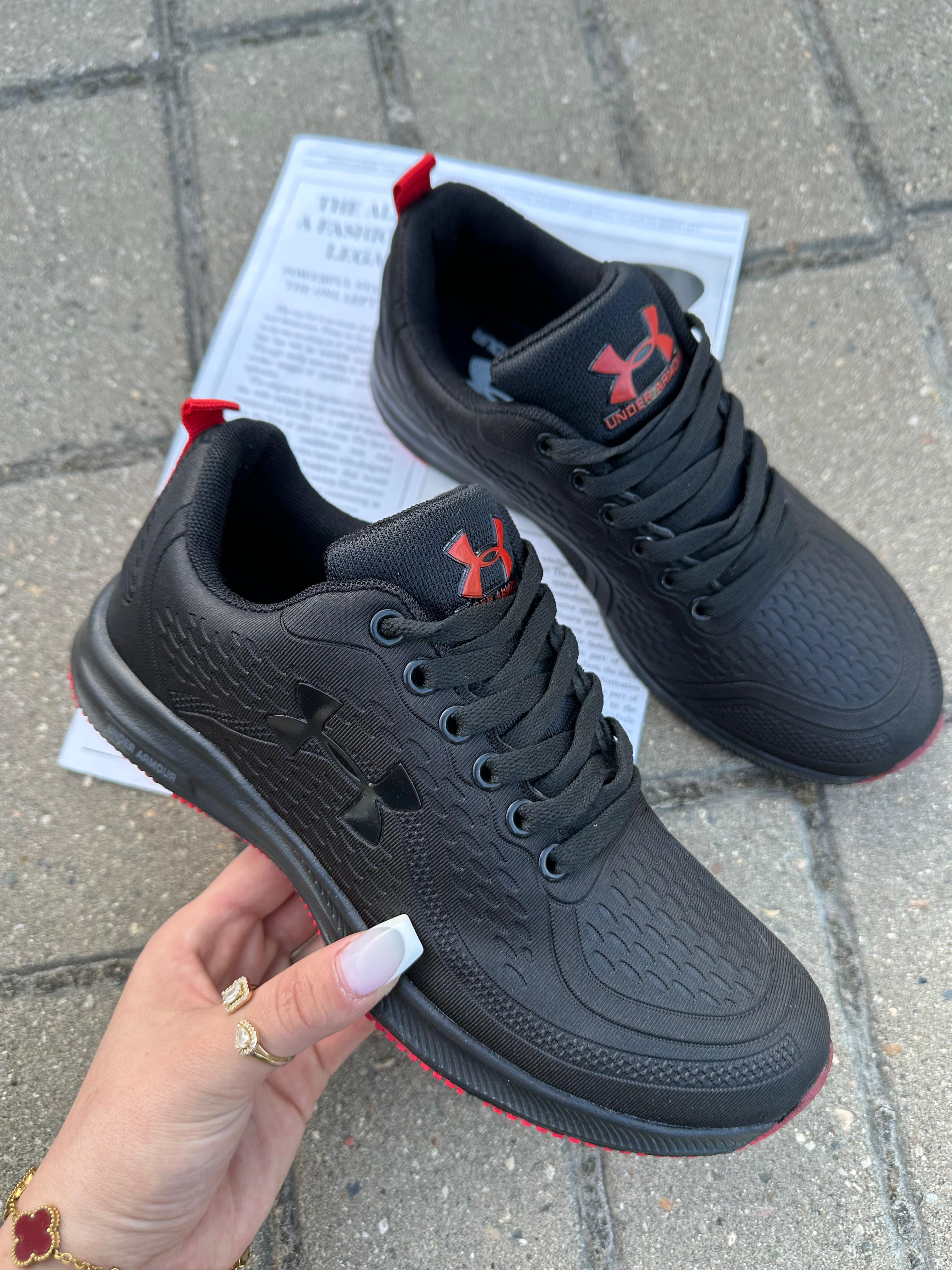 фото весенние женские кроссовки оптом