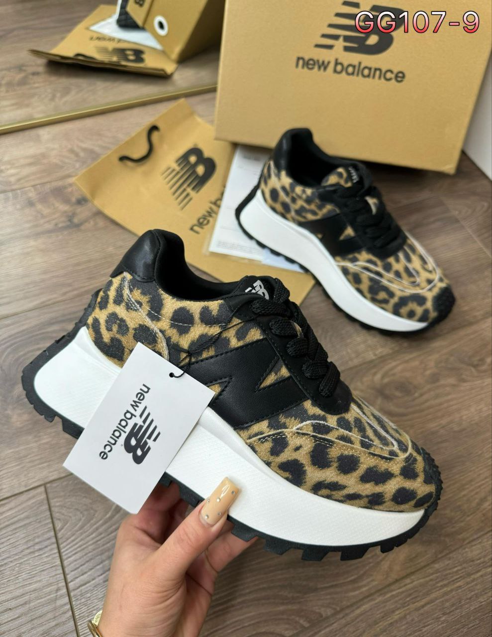 фото весенние женские кроссовки оптом