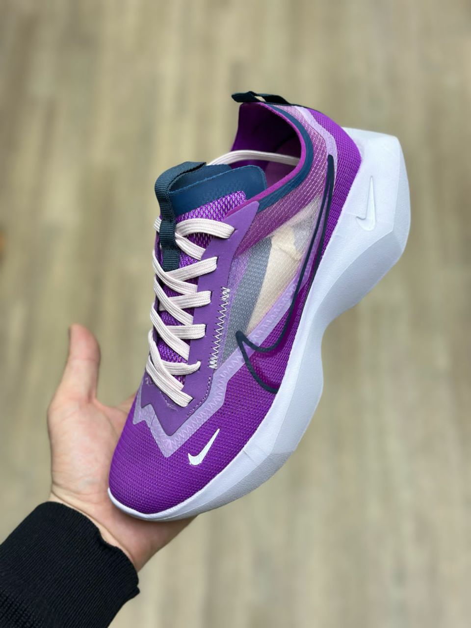 фото весенние женские кроссовки оптом