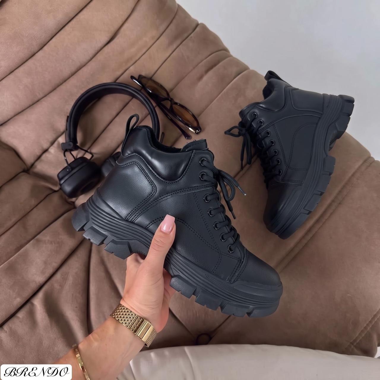 картинка Женские осенние ботинки на массивной подошве 614921 от магазина Одежда+