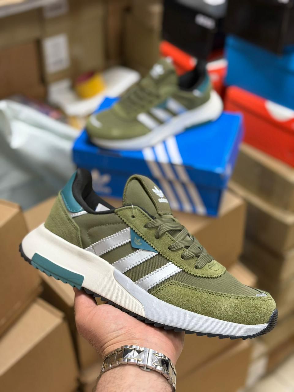 фото мужские кроссовки adidas оливкового цвета 191799 оптом