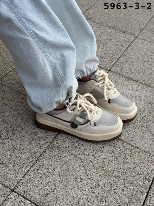 фото весенние кроссовки для девочек оптом