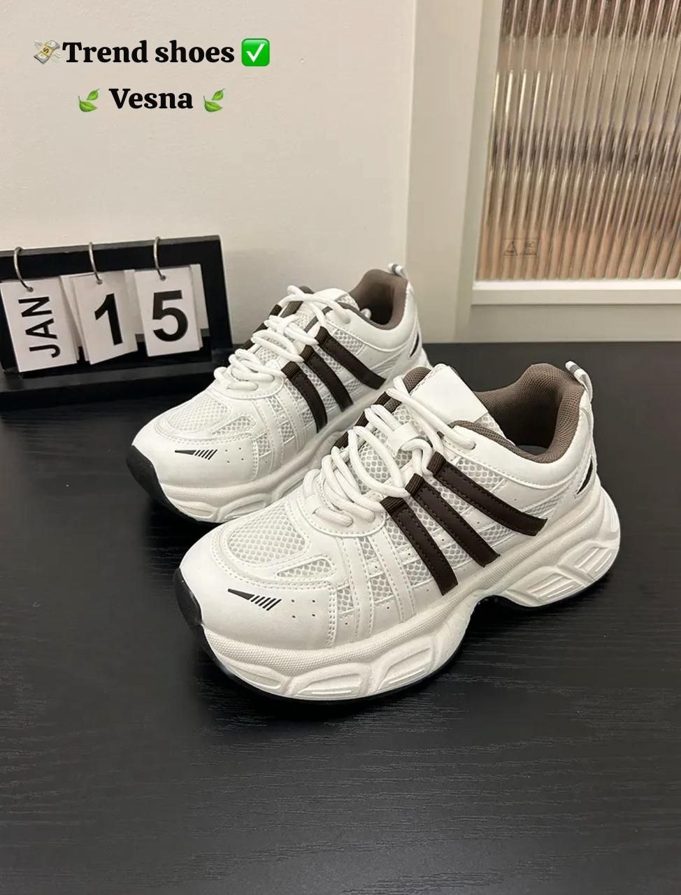 фото весенние женские кроссовки оптом