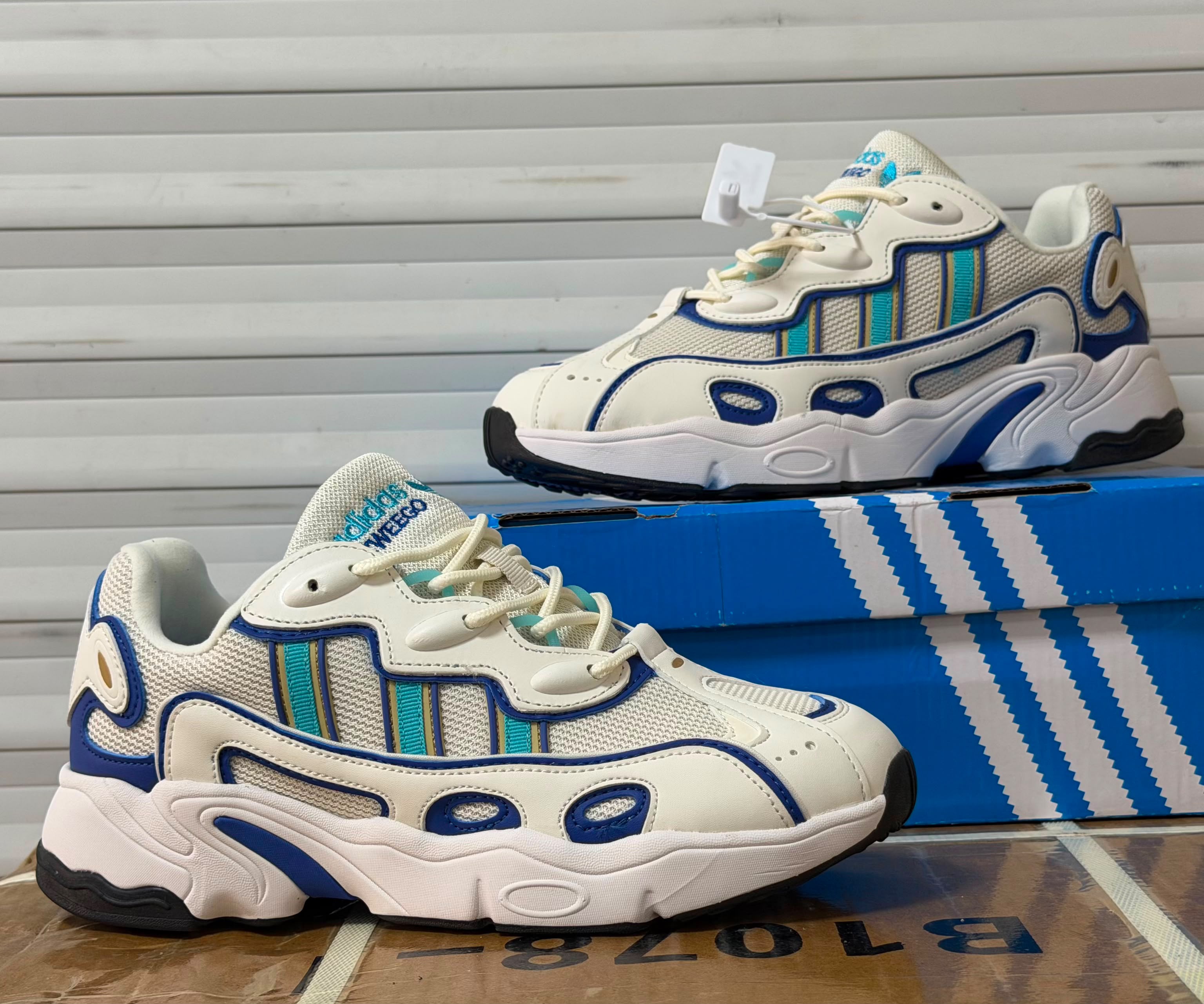 фото мужские кроссовки adidas 818656 оптом