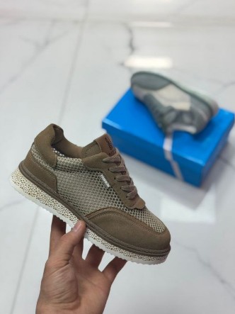 фото весенние женские кроссовки оптом