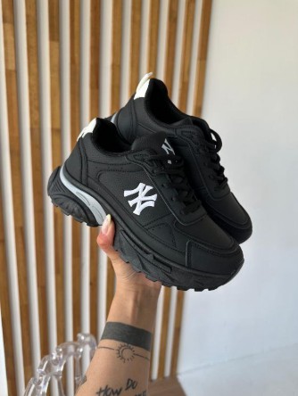 фото весенние женские кроссовки оптом