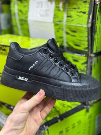 фото весенние женские кроссовки оптом