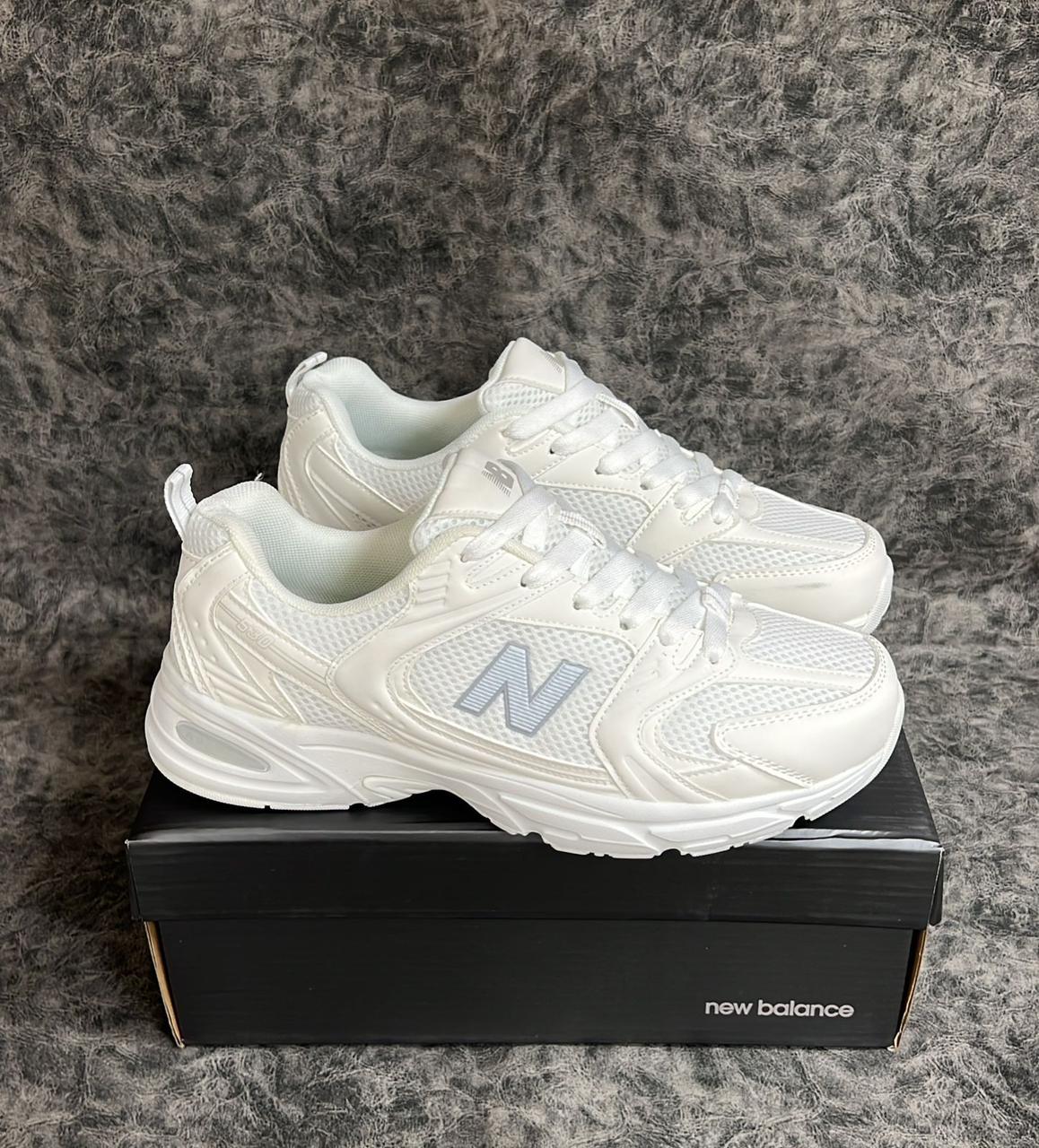фото Мужские белые кроссовки New Balance 556018 оптом с доставкой
