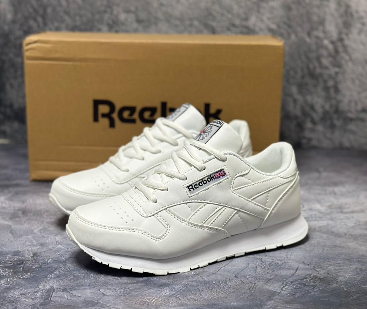 фото Женские черные кроссовки Reebok 779712 оптом на лето для мужчин