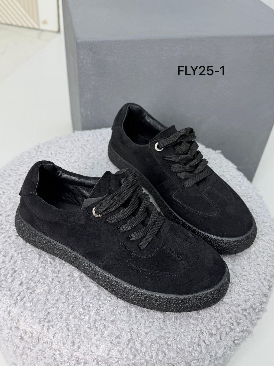 фото весенние женские кроссовки оптом