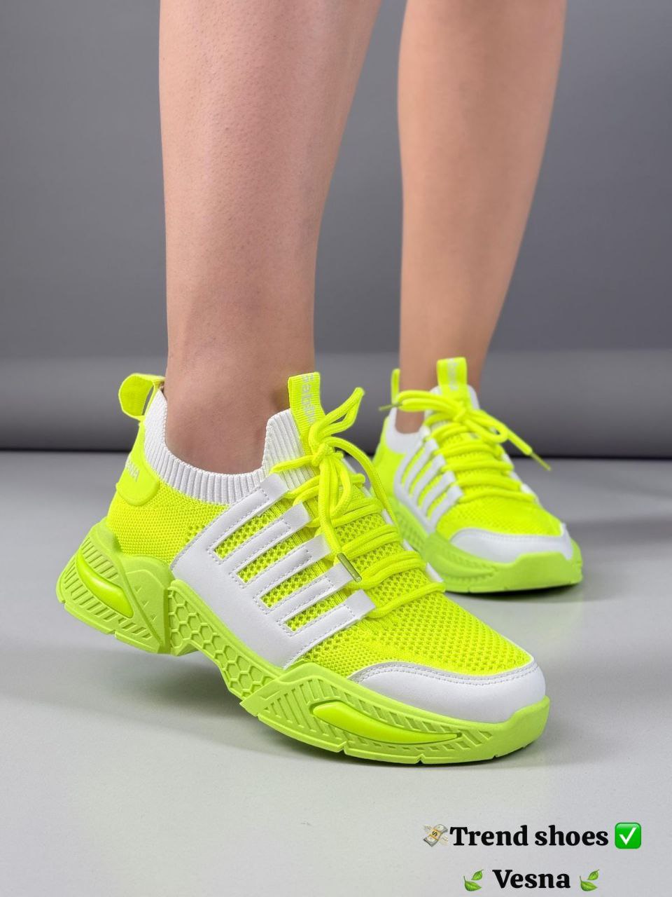 фото весенние женские кроссовки оптом