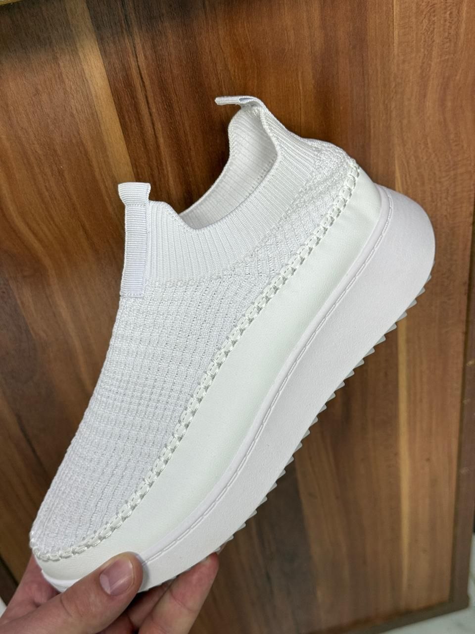 фото весенние женские кроссовки оптом