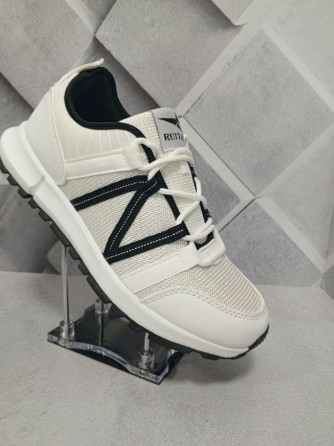 фото весенние мужские кроссовки оптом с доставкой