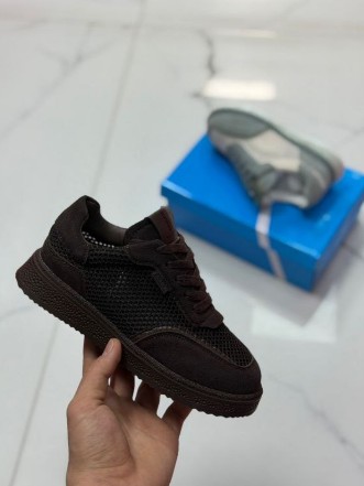 фото весенние женские кроссовки оптом