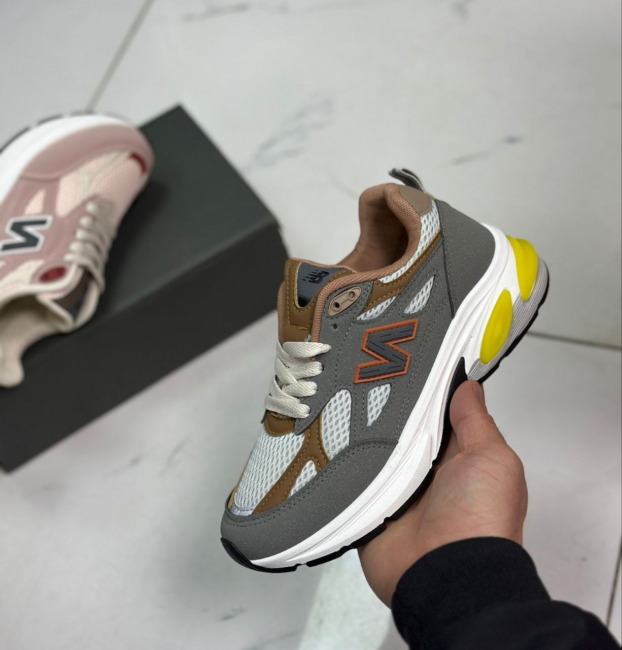 фото весенние женские кроссовки оптом