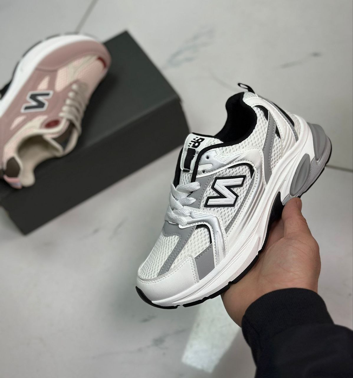 фото весенние женские кроссовки оптом