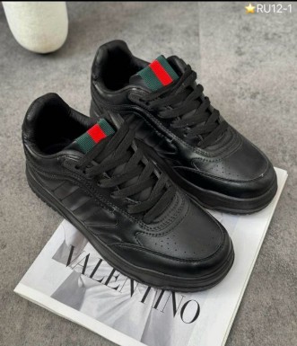 фото весенние женские кроссовки оптом