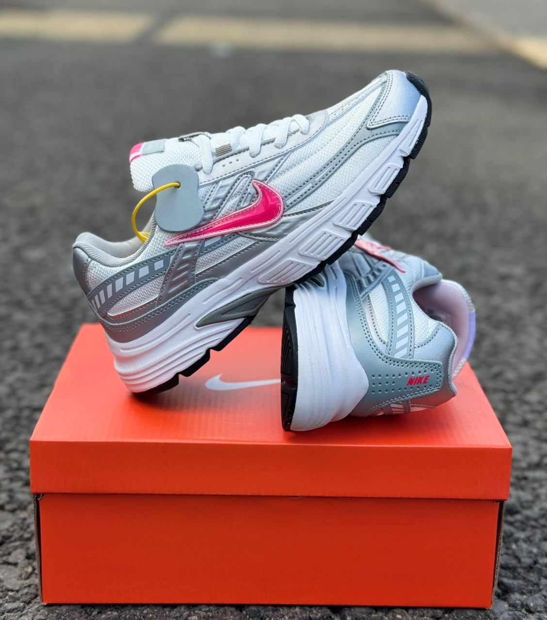 фото женские кроссовки nike 810068 оптом