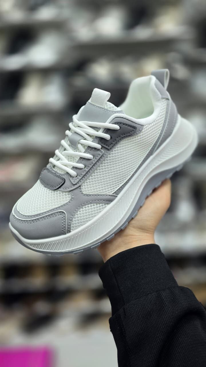 фото весенние женские кроссовки оптом