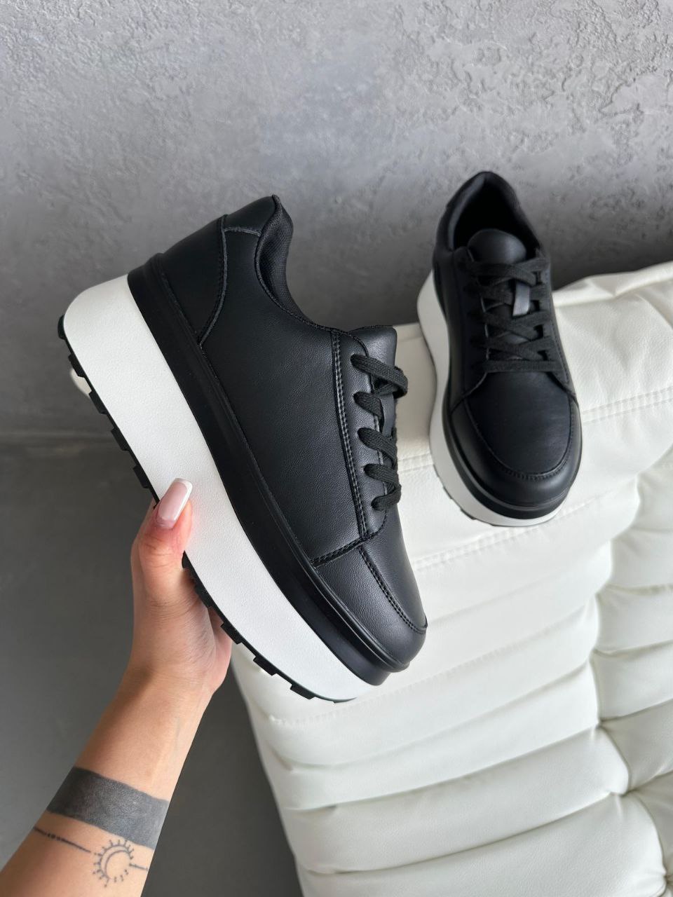 фото весенние женские кроссовки оптом