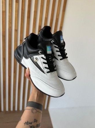 фото весенние женские кроссовки оптом