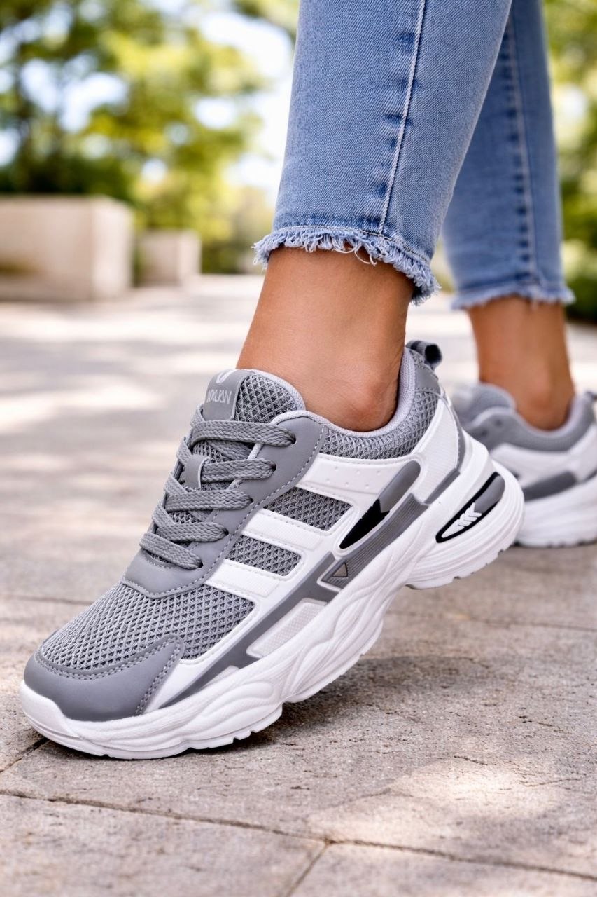 фото весенние женские кроссовки оптом