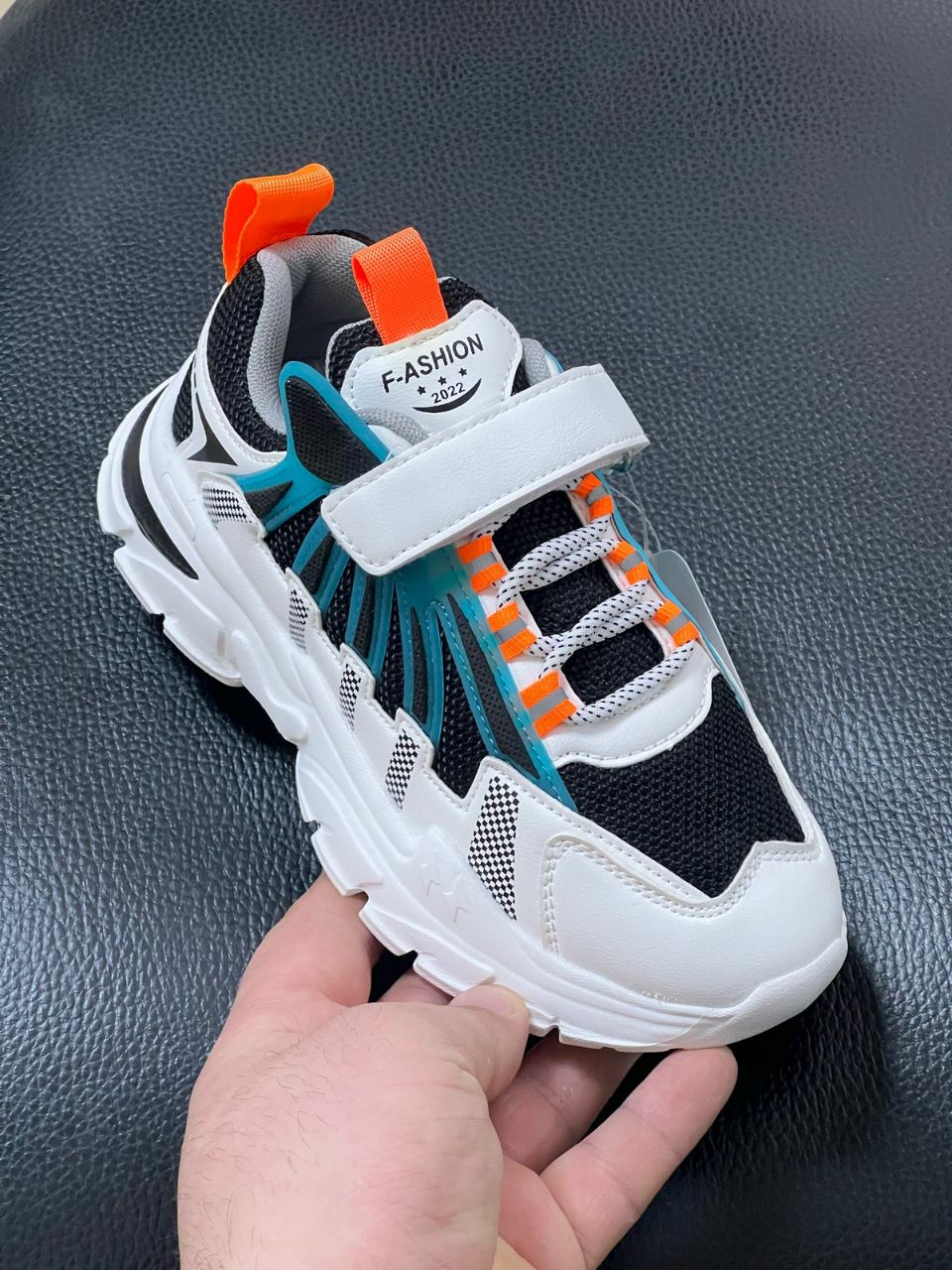 фото весенние кроссовки для мальчиков оптом