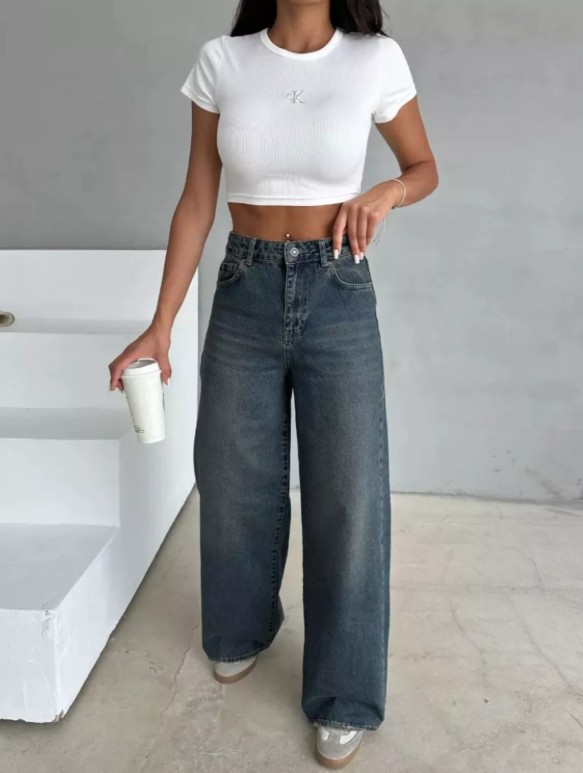 картинка Джинсы трубы от магазина Одежда+