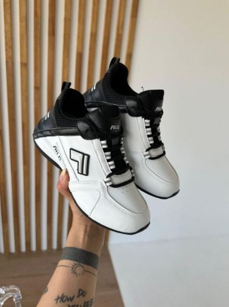 фото весенние женские кроссовки оптом