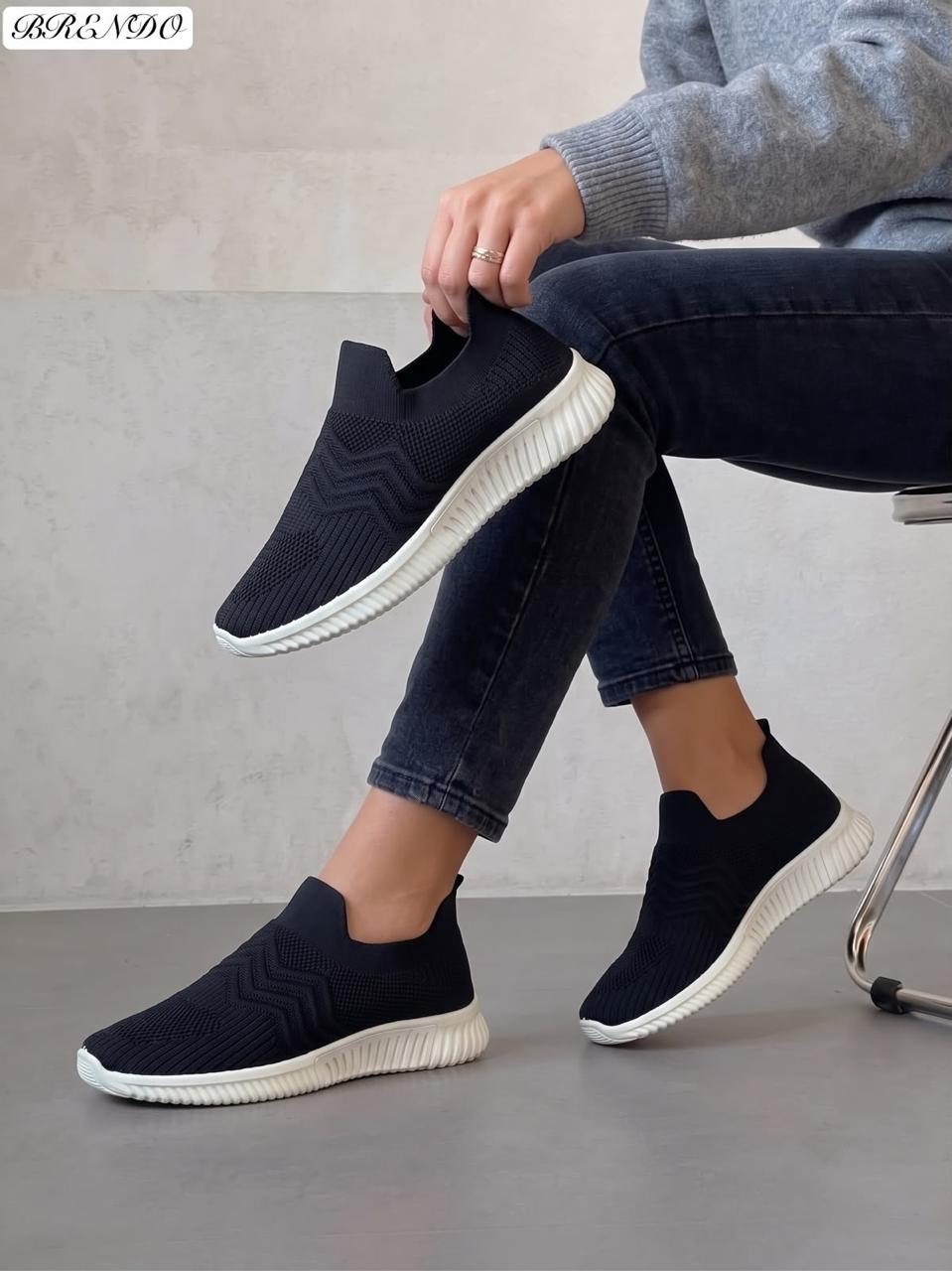 фото женские черные sneakers 469084 оптом