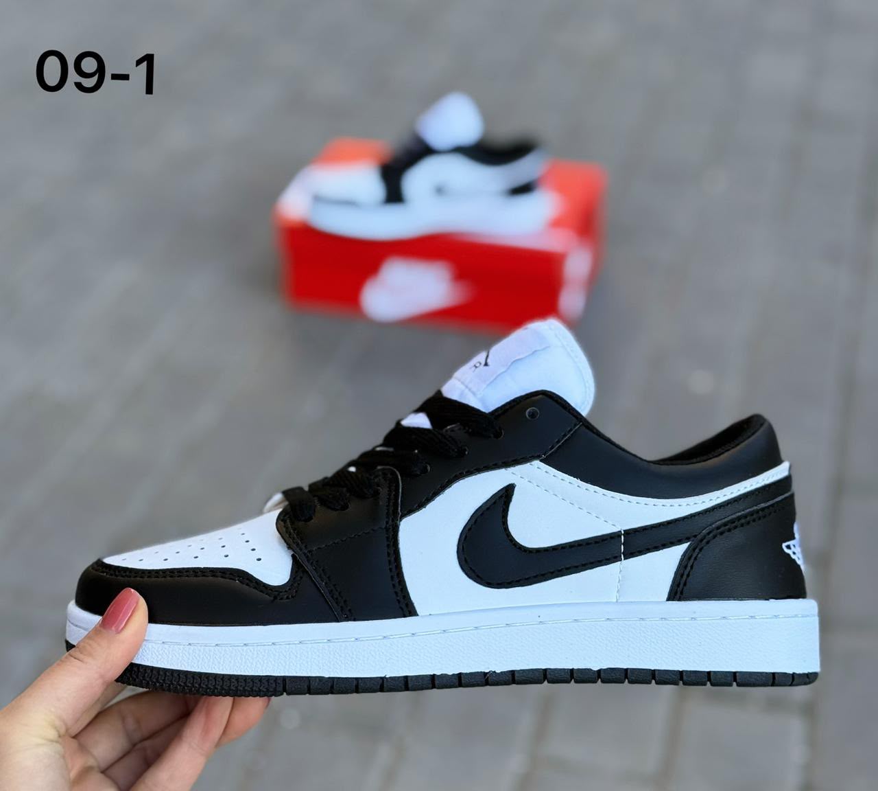 фото женские черно-белые кроссовки с логотипом nike 141245 оптом